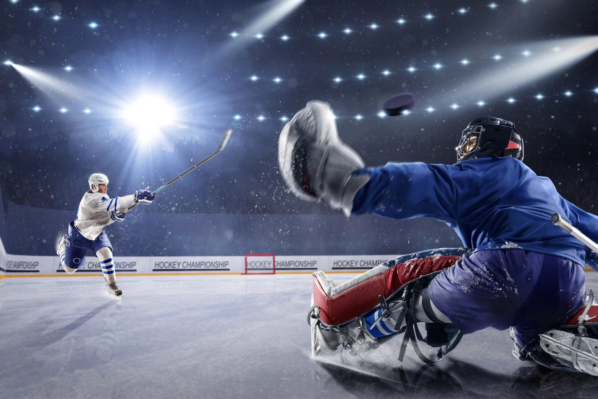 хоккей, спорт, хоккеисты, стадион, лёд, униформа, шайба, голубые, белые