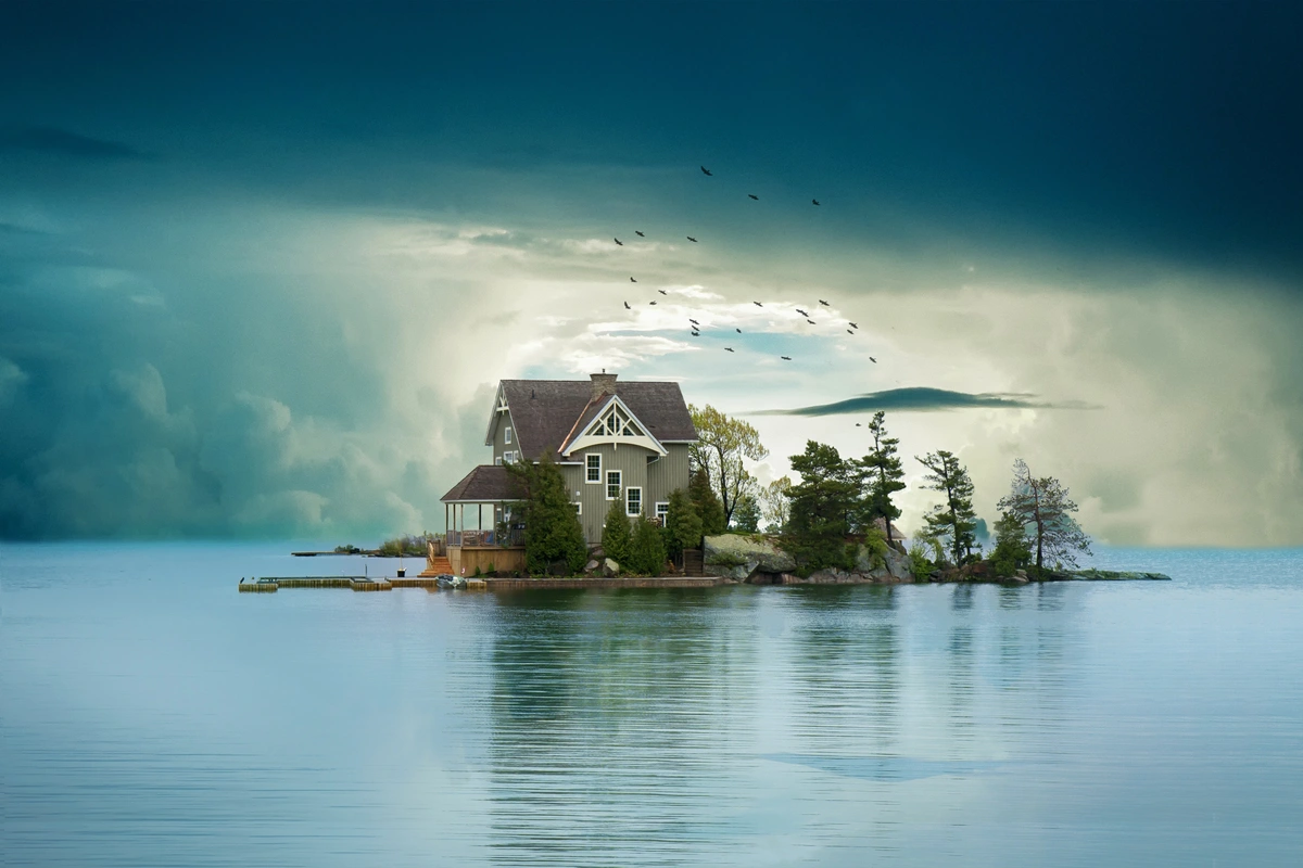 дом, дом на озере, озеро, островок, небо, тучи, голубой, голубые, синий, синие, бежевый, бежевые, зеленый, зеленые