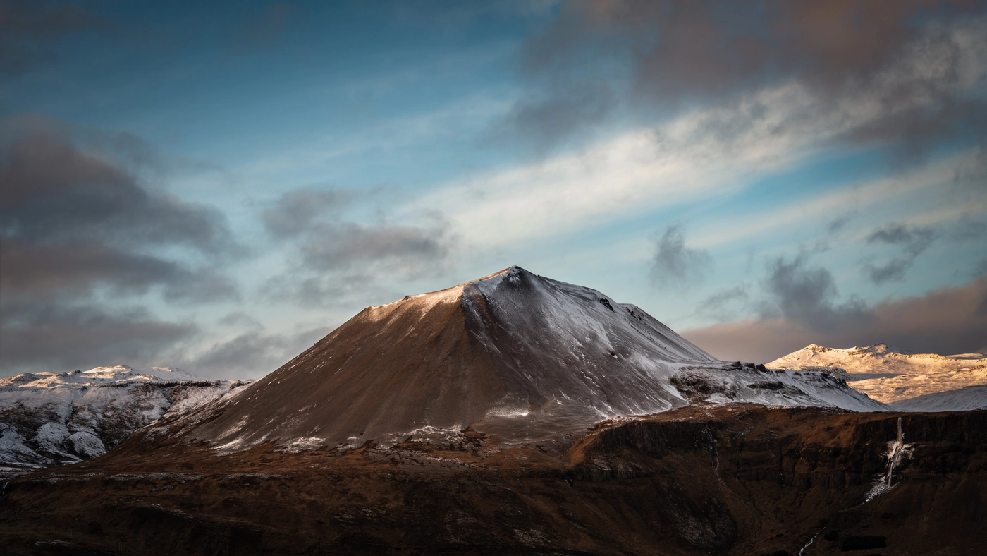 Исландия, вулкан, горы, небо, облака, коричневые, белые, голубые, серые 