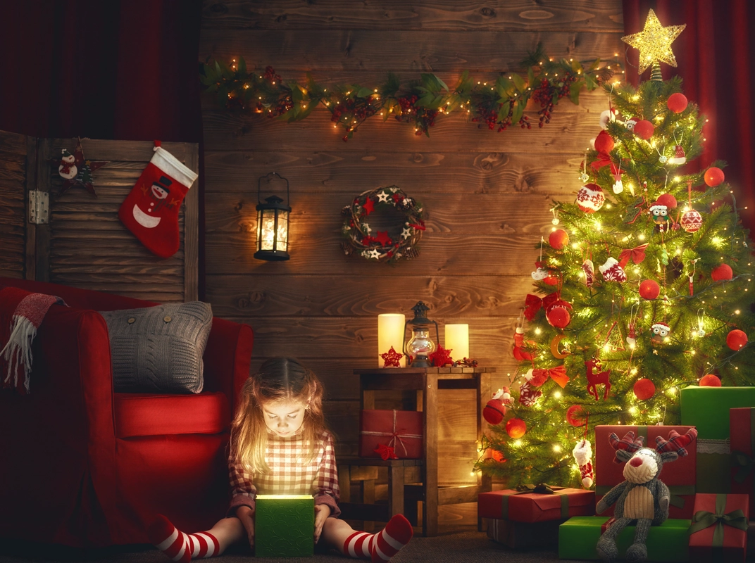 кресло, интерьер, подарки, новый год, елка, гирлянда, желтые, коричневые, зеленые