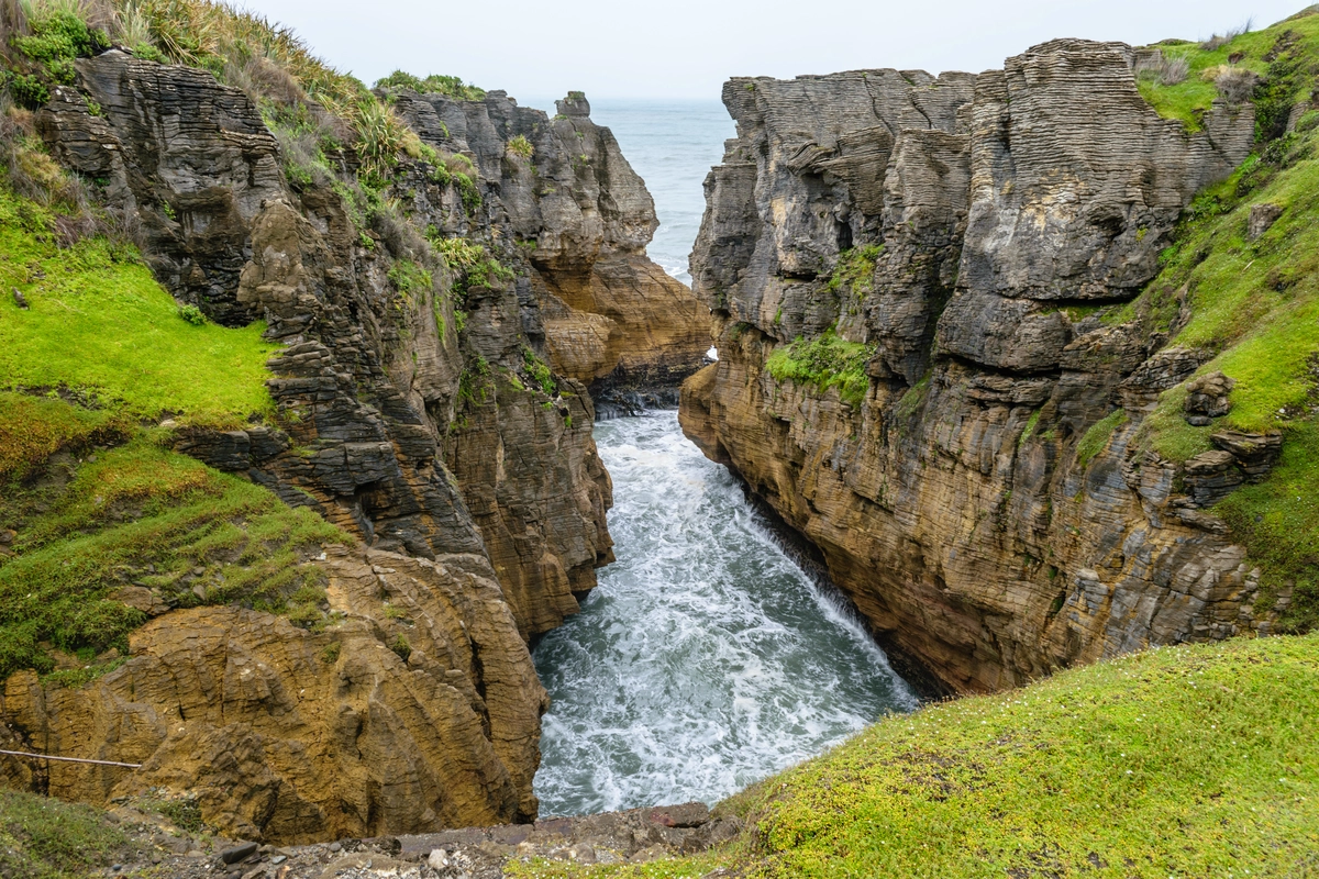 река, скалы, каньон, природа, белые, коричневые, зеленые 