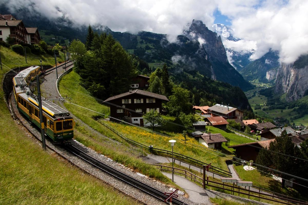 поезд, железная дорога, склон, природа, швейцария, зеленые, синие, черныей, серые