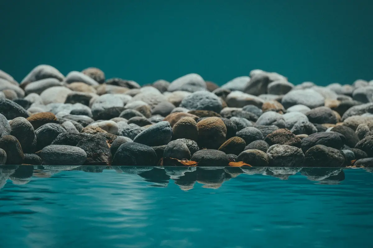 Йога вода камни фото