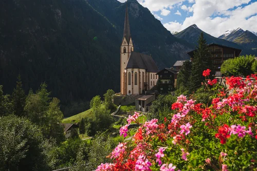 церковь, готика, цветы, природа, горы, розовые, зеленые, коричневые