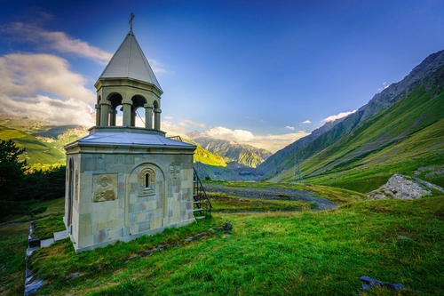 армения, церковь, часовня, горы, зеленые, коричневые, бежевые