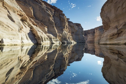 США, Озеро Пауэлл, Аризона, скала, отражение, небо, голубые, бежевые
