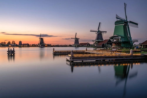 Нидерланды, вечернее отражение, Зансе Сханс, мельницы, вода, огни, синие