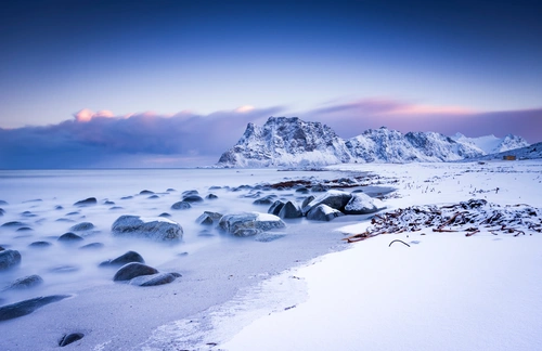 Норвегия, Лофотенские острова, горы, пейзаж, Уттаклеев, снег, белые, голубые, синие, фиолетовые