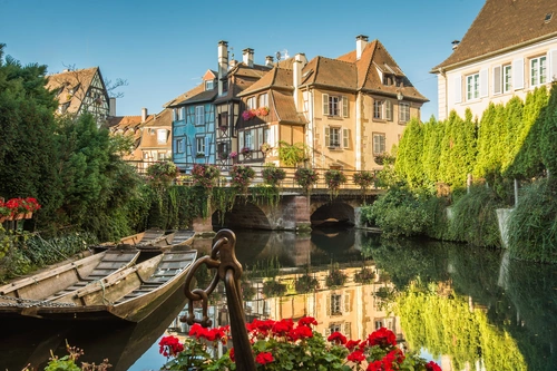 Франция, город, канал, мостик, лодки, цветы, дома