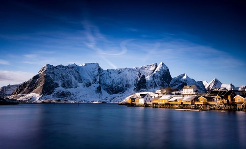 Норвегия, Лофотенские острова, горы, Сакрисой, рыбацкие домики, синие
