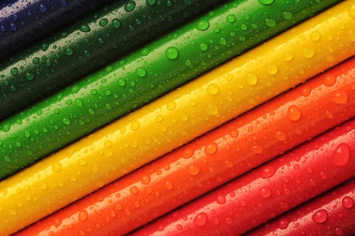 карандаши, цветные карандаши, капли, вода, разноцветные, красные, желтые, зеленые