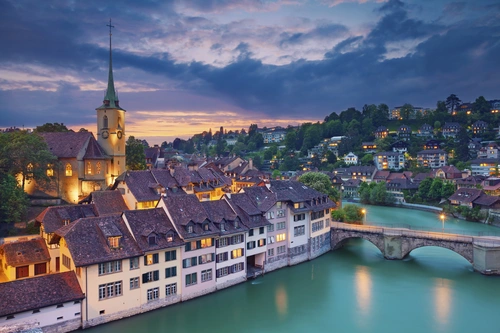 Берн, Швейцария, закат, река, мост, дома, огни 