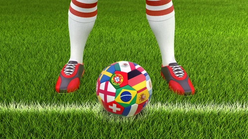 футбол, поле, трава, мяч, газон, ноги, бутсы, гетры, зелёные, белые, красные