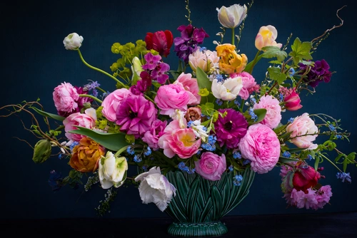 натюрморт, ваза, цветы, синие, зелёные, розовые