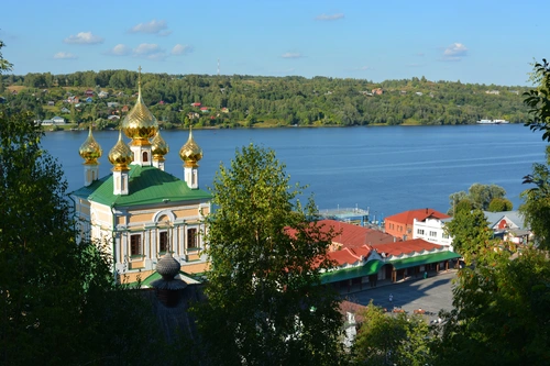 россия, река, город, церковь, белые, зеленые, синие